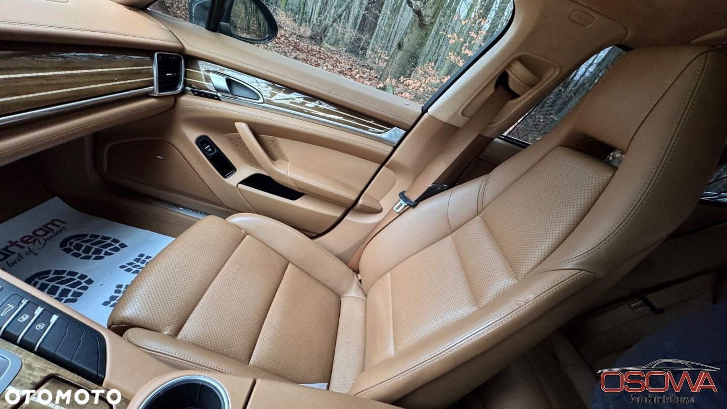Porsche Panamera Turbo PDK - 30