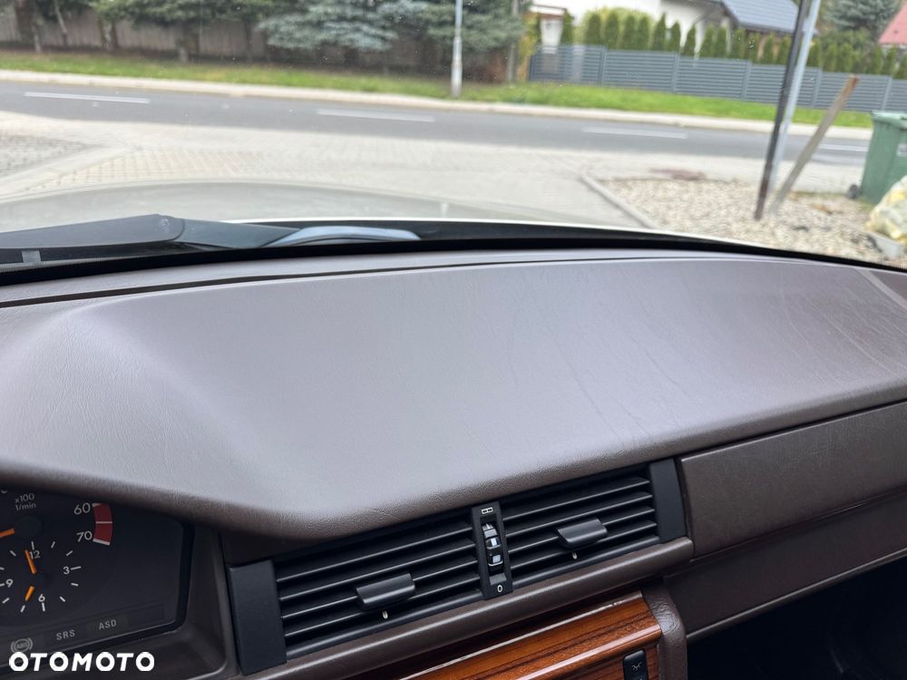 Mercedes-Benz W124 (1984-1993) - 38