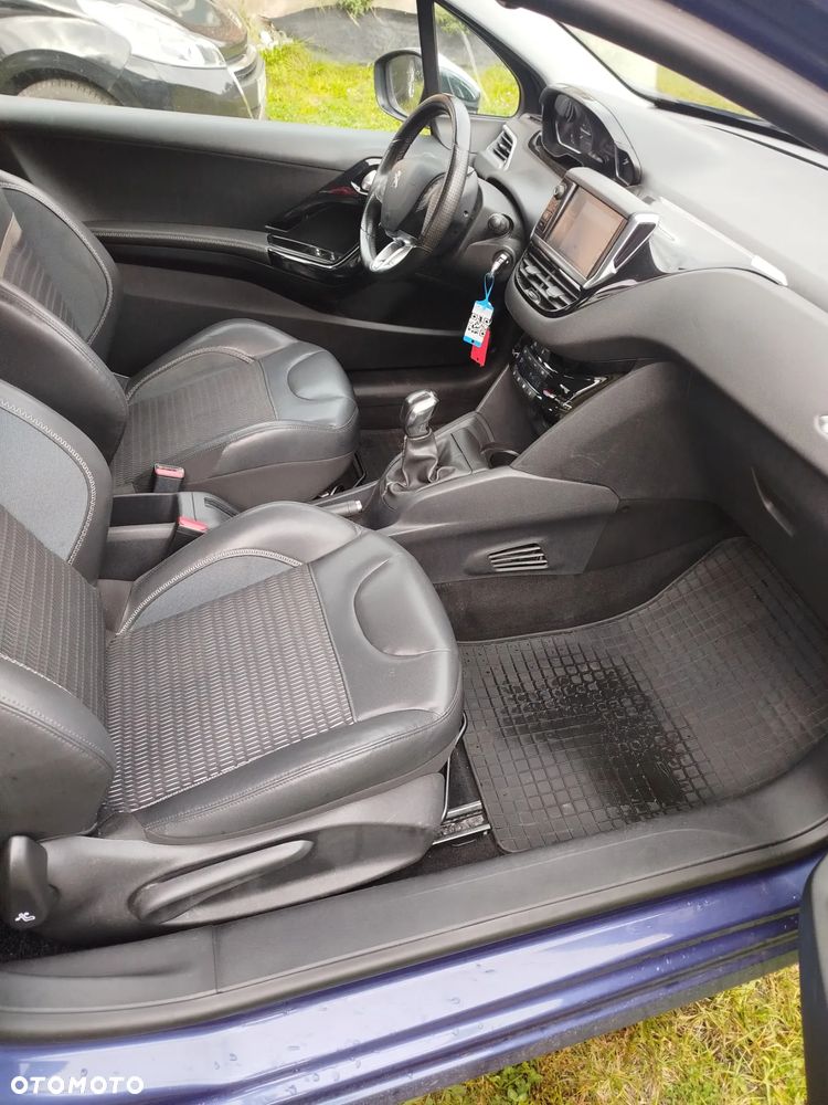 Peugeot 208 95 VTI Allure - 20