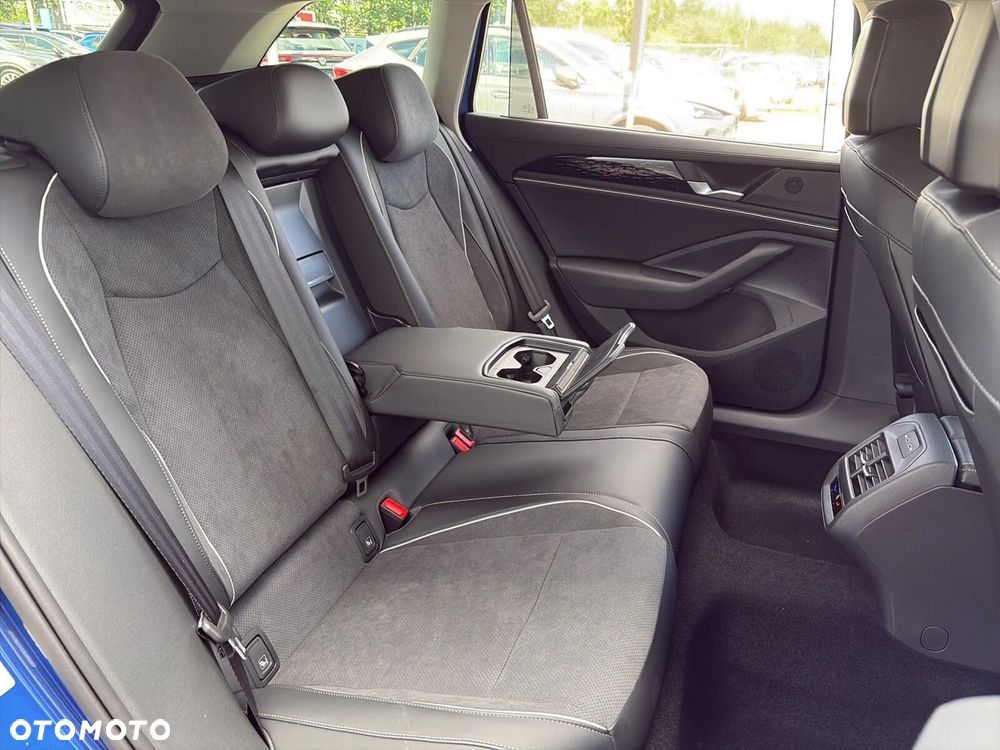 Volkswagen Passat Variant 2.0 TSI Business Plus DSG - 25