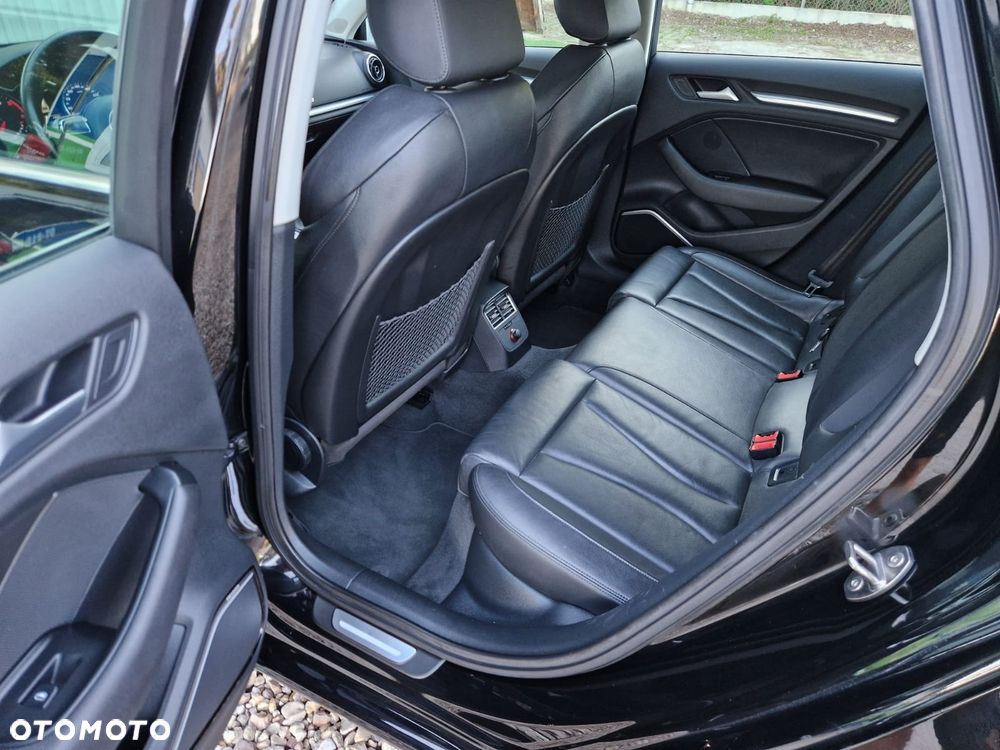 Audi A3 Sportback - 12