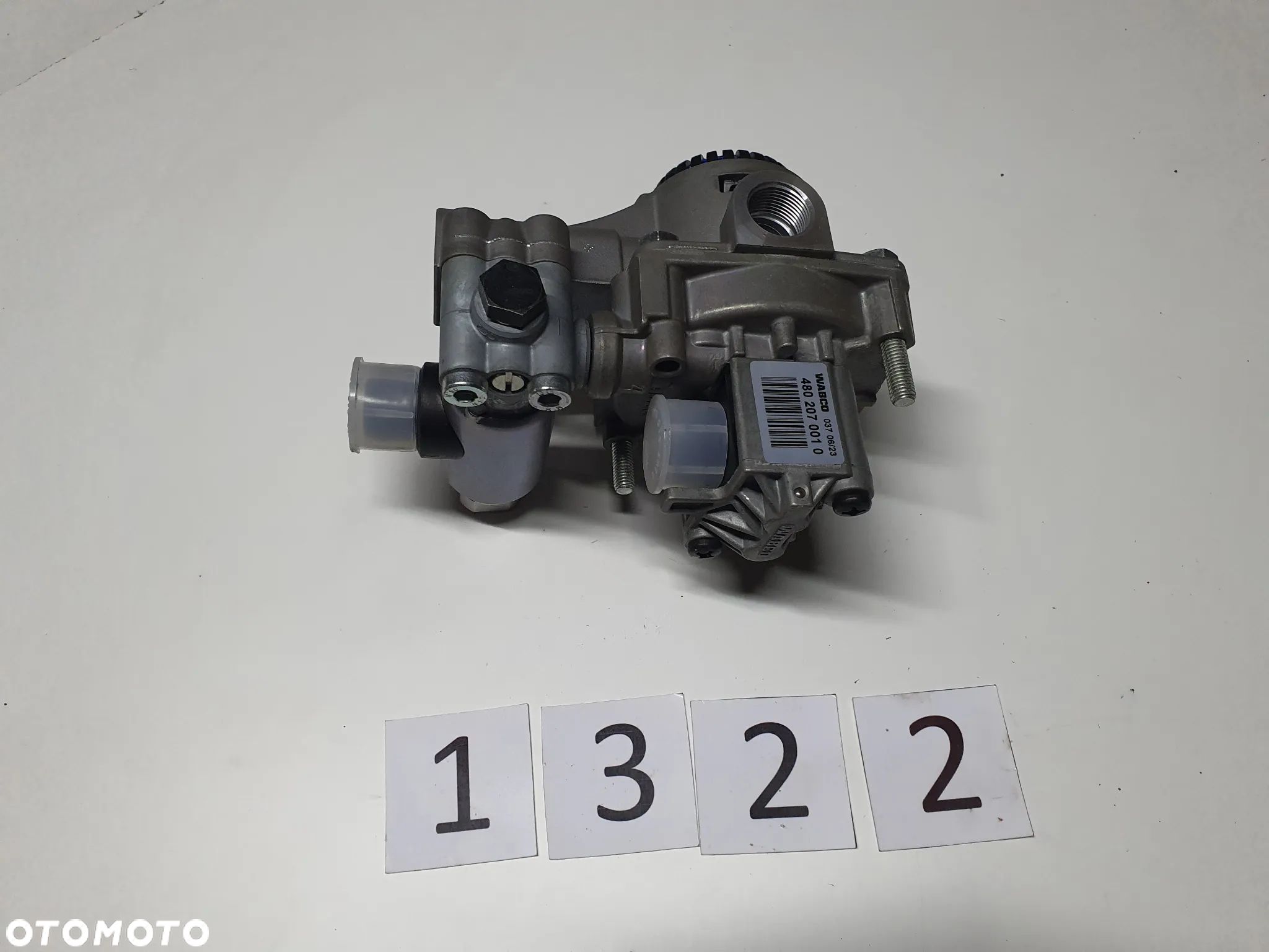 Zawór przekaźnikowy, modulator EBS naczepy Wabco 4802070010 - 1