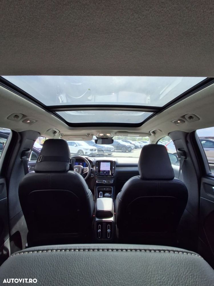 Volvo XC 40 B4 AT FWD MHEV Plus Dark - 14