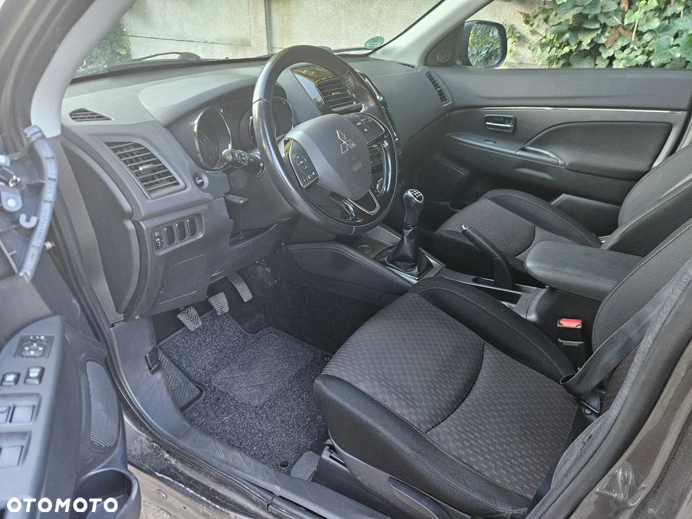 Mitsubishi ASX - 15