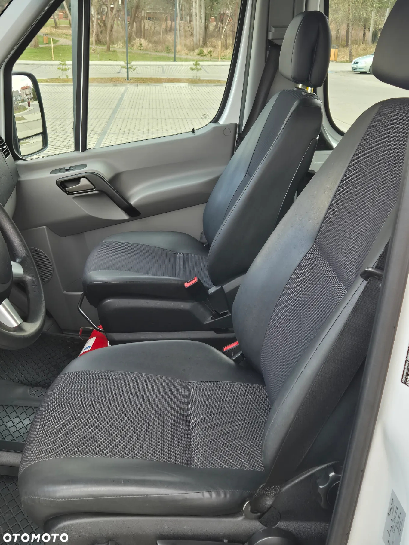 Mercedes-Benz Sprinter - 9