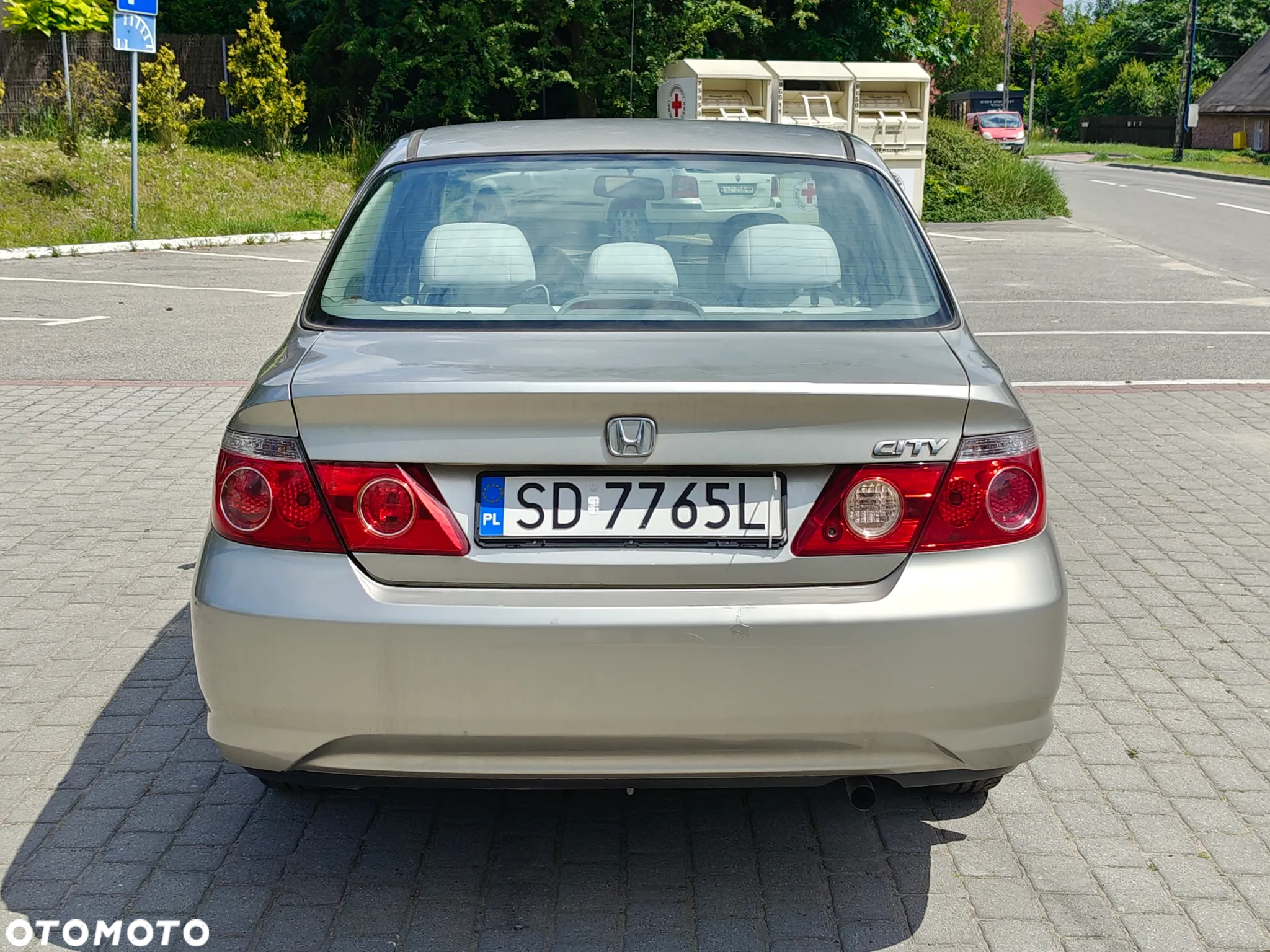 Honda City 1.4 Comfort - 12
