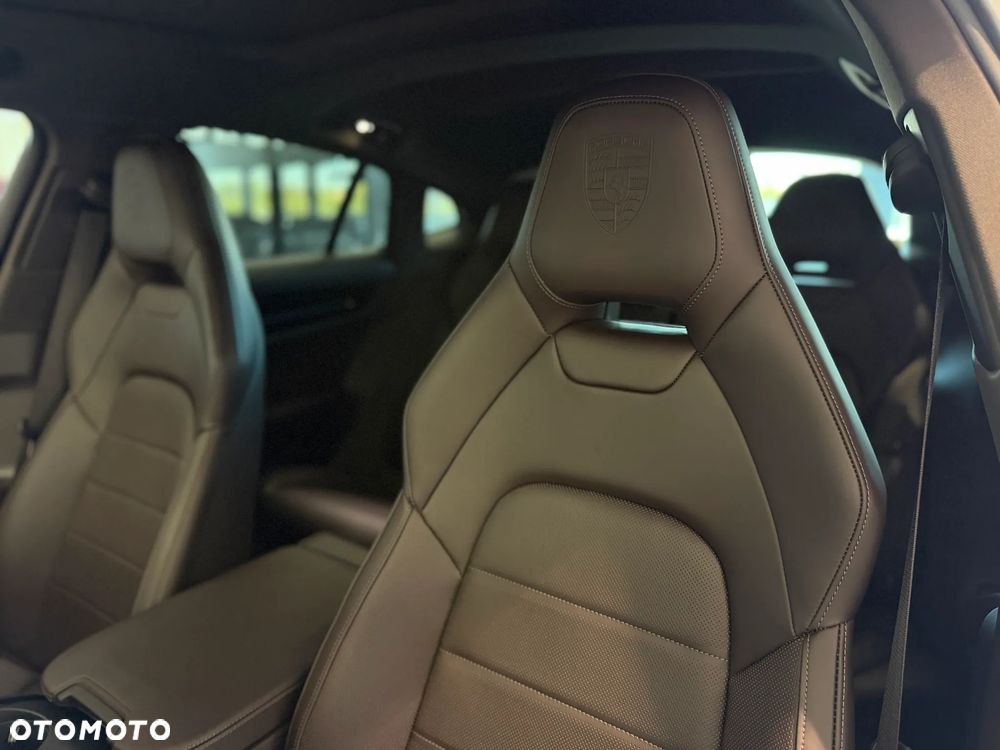 Porsche Panamera 4 E-Hybrid PHEV - 17