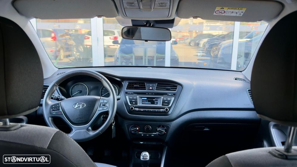Hyundai i20 1.1 CRDi Comfort+Pack Look+JLL16 - 6