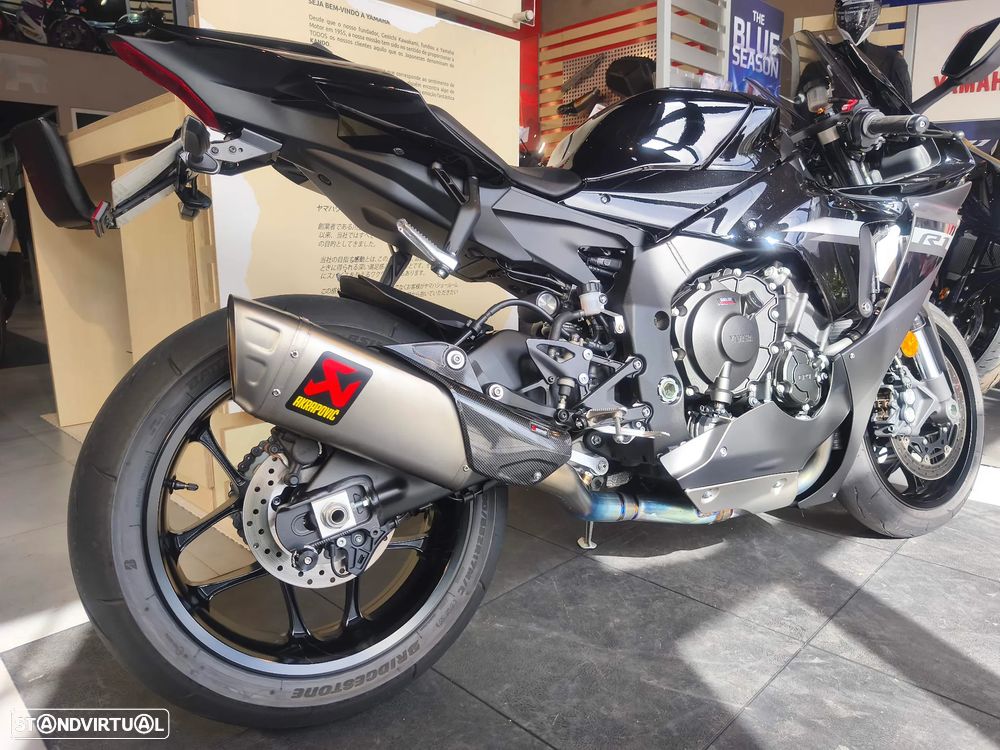 Yamaha YZF R1 - 4