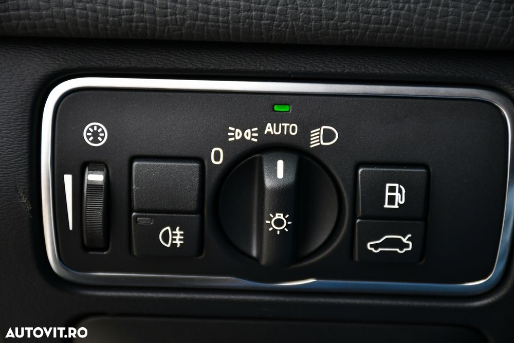 Volvo XC 60 D4 AWD Ocean Race - 23