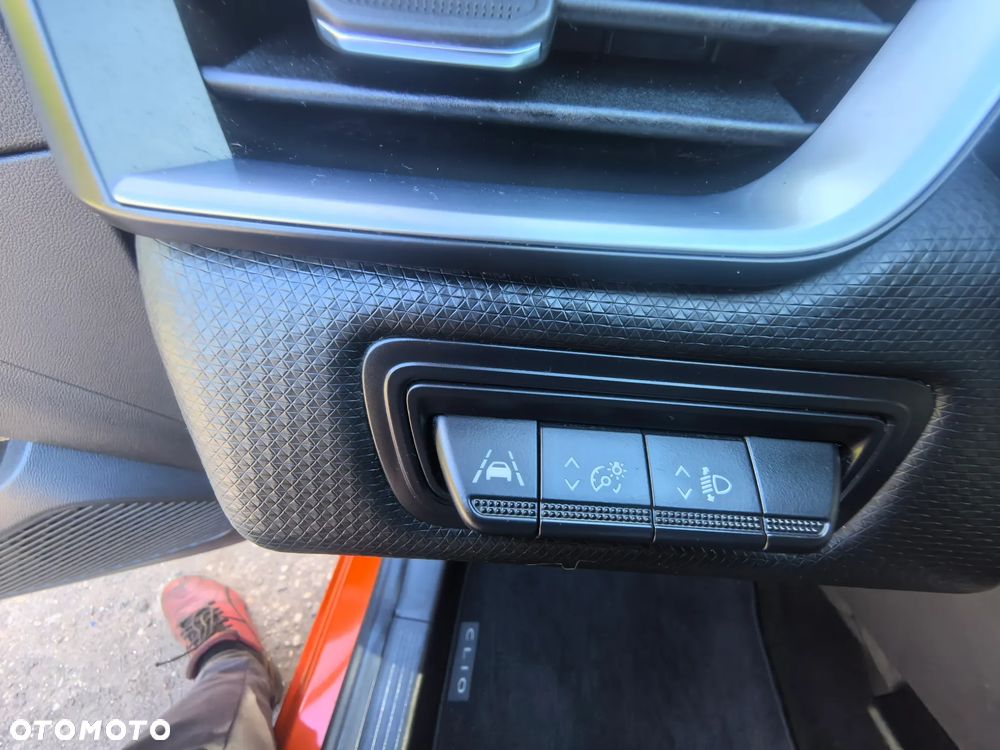 Renault Clio - 27