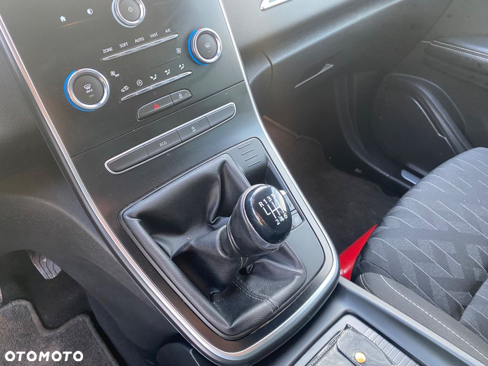 Renault Scenic BLUE dCi 120 LIMITED - 24