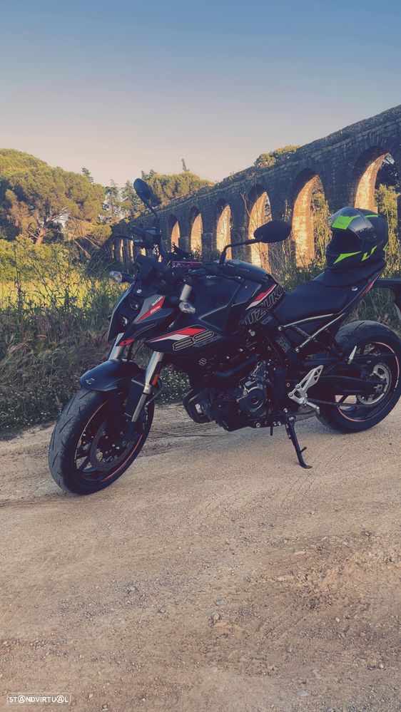 Suzuki GSX - 3