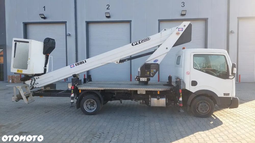 Nissan NT400 CABSTAR - 1