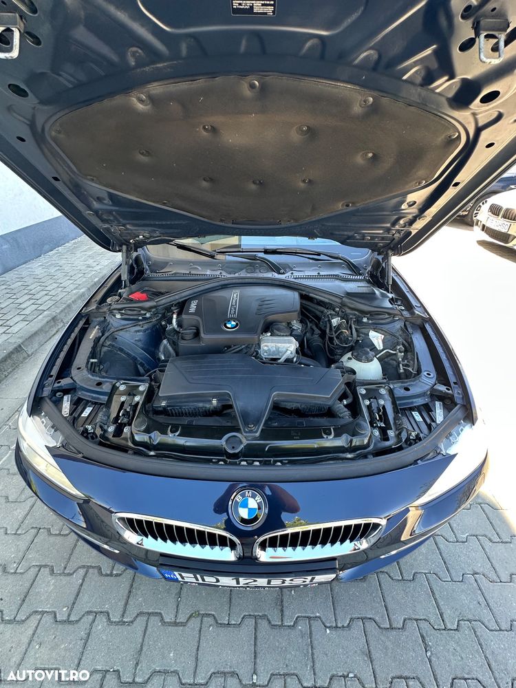 BMW Seria 3 320i Aut. Luxury Line - 17