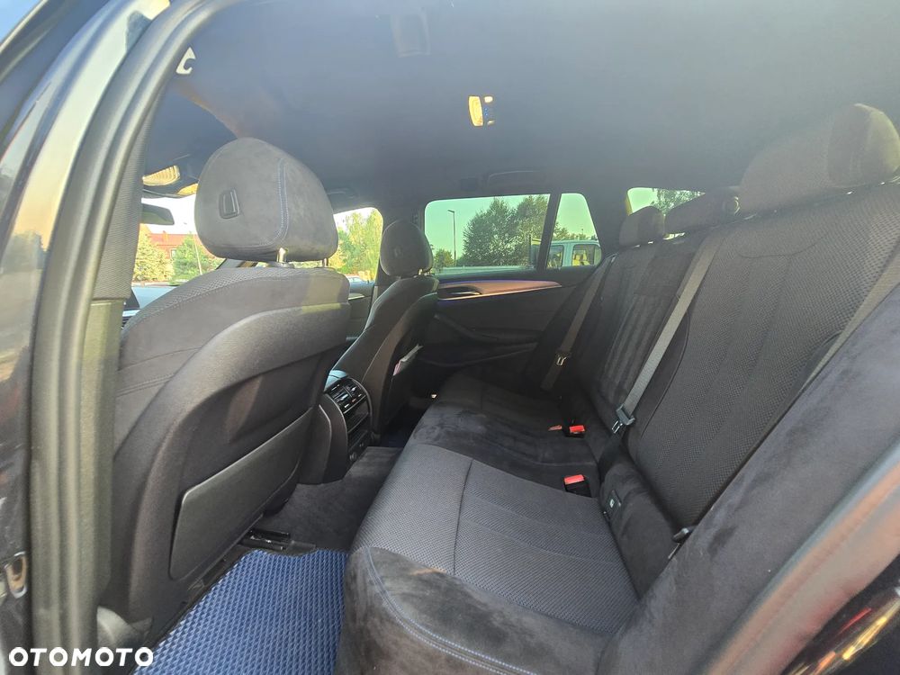 BMW Seria 5 520d M Sport - 23