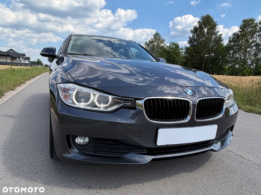 BMW Seria 3 320d Luxury Line - 26