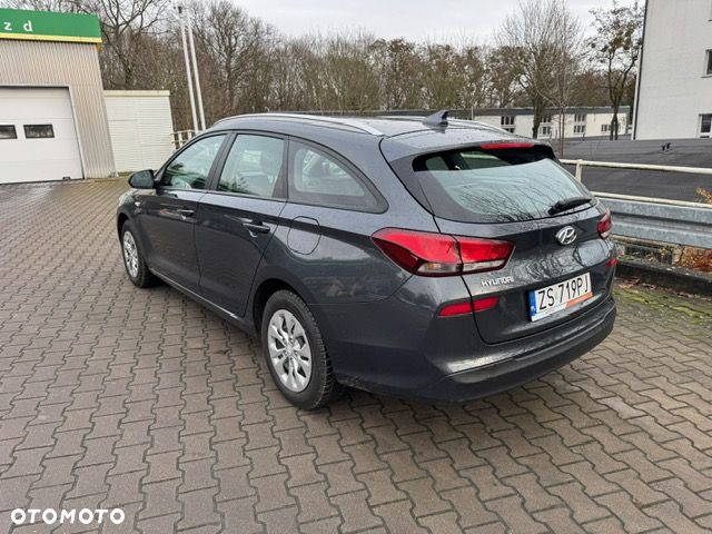 Hyundai i30 1.5 DPI Classic + - 3