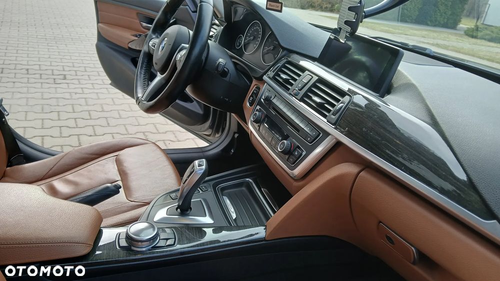 BMW Seria 3 330d Sport-Aut Luxury Line - 25