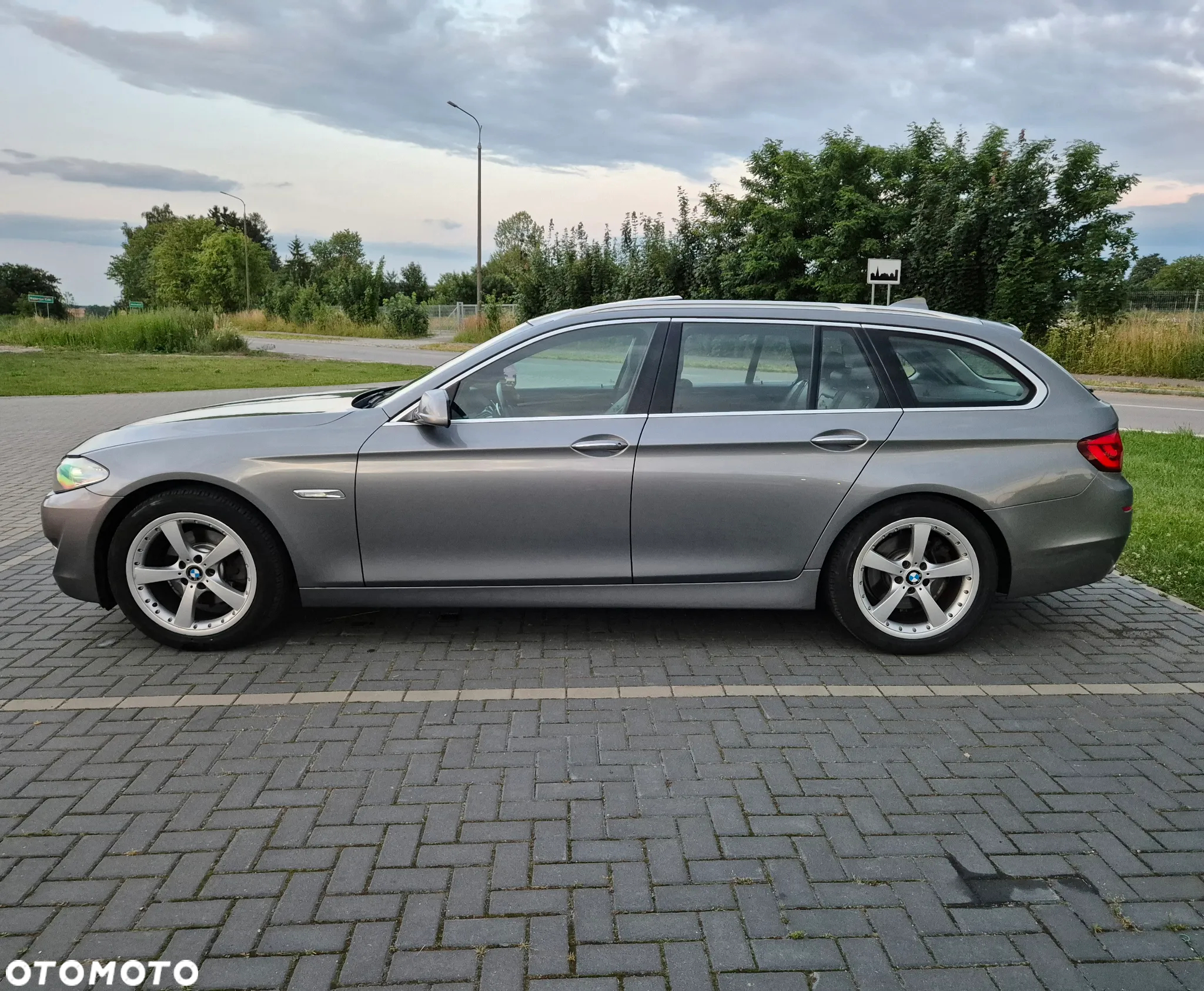 BMW Seria 5 520i Touring - 17