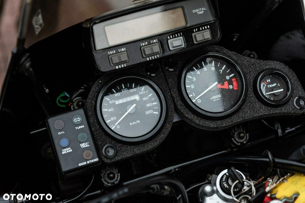 Honda XRV - 7