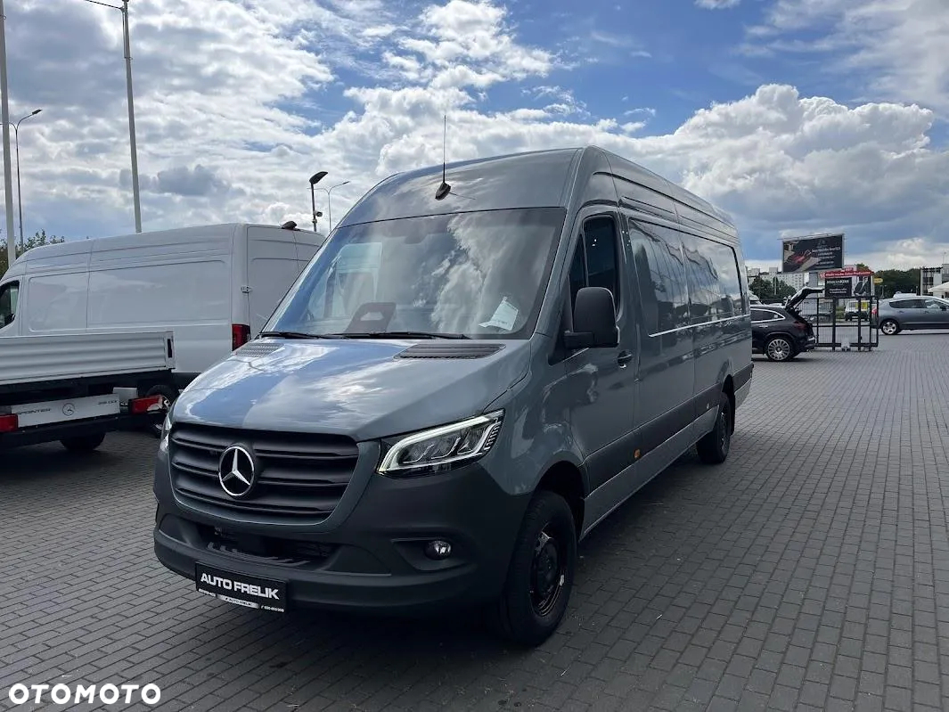 Mercedes-Benz Sprinter - 2