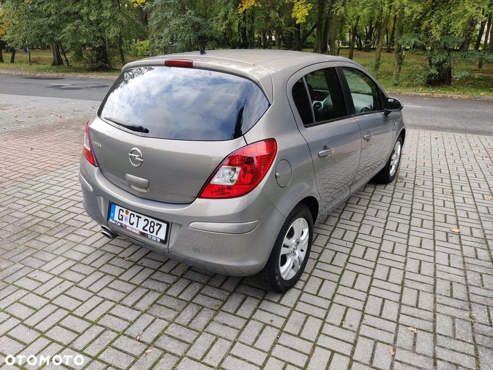 Opel Corsa 1.4 16V 150 Jahre - 5