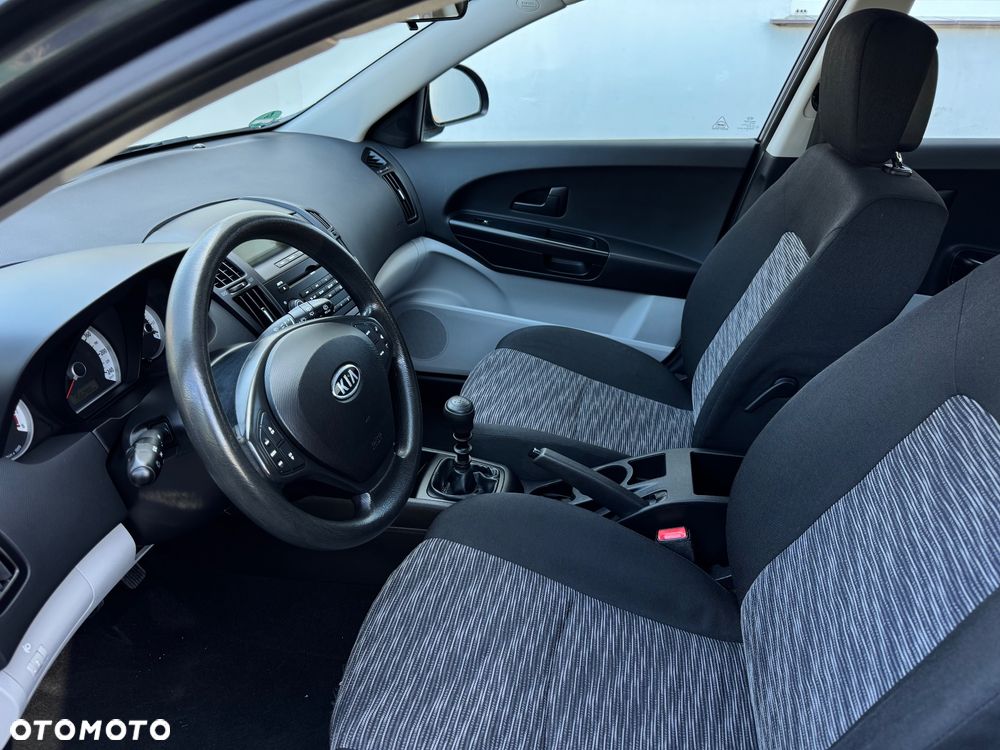 Kia Ceed 1.4 Comfort - 14