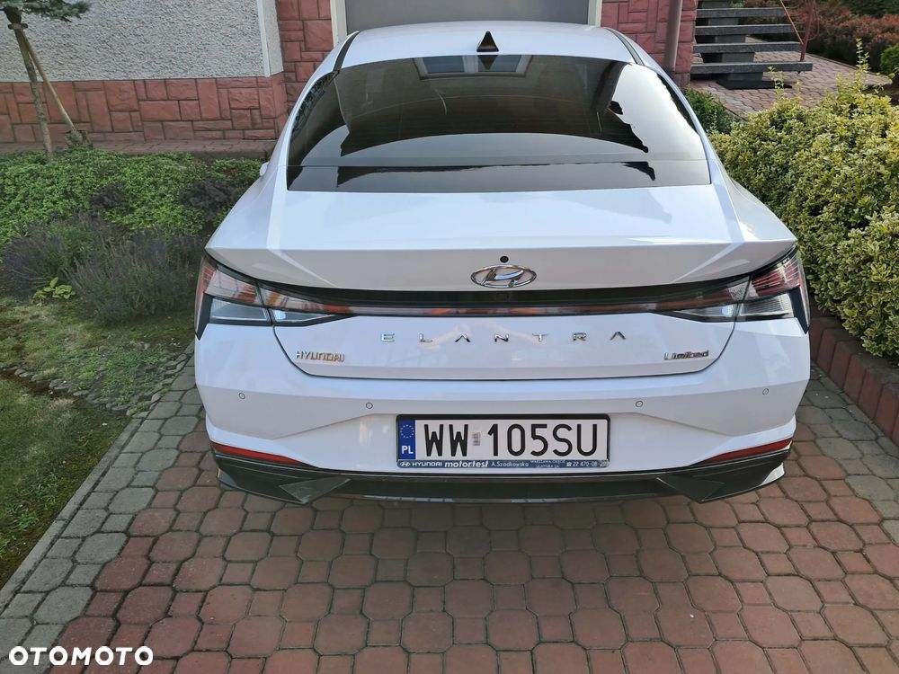Hyundai Elantra 1.6 Executive - 7
