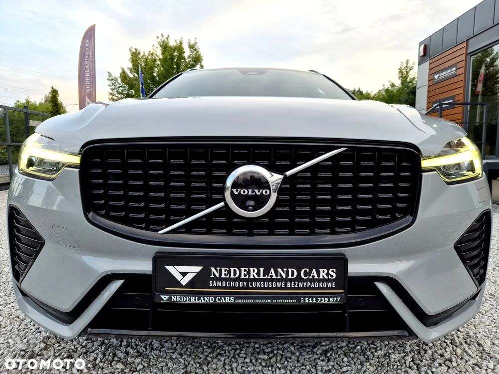 Volvo XC 60 B4 D AWD Plus Dark - 40