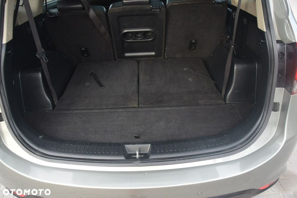 Kia Carens - 25