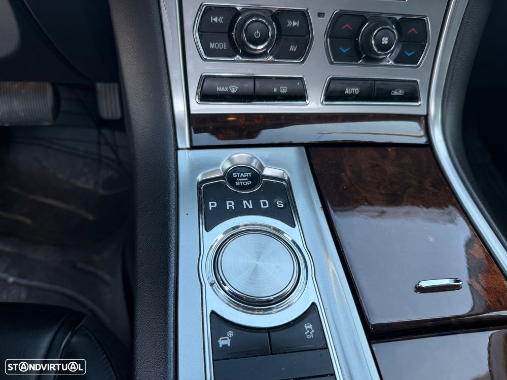 Jaguar XF 2.2 D Premium Luxury - 14