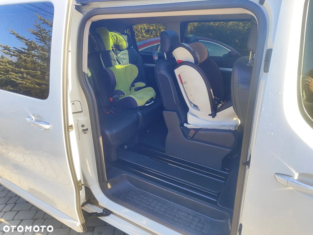 Peugeot Traveller - 13