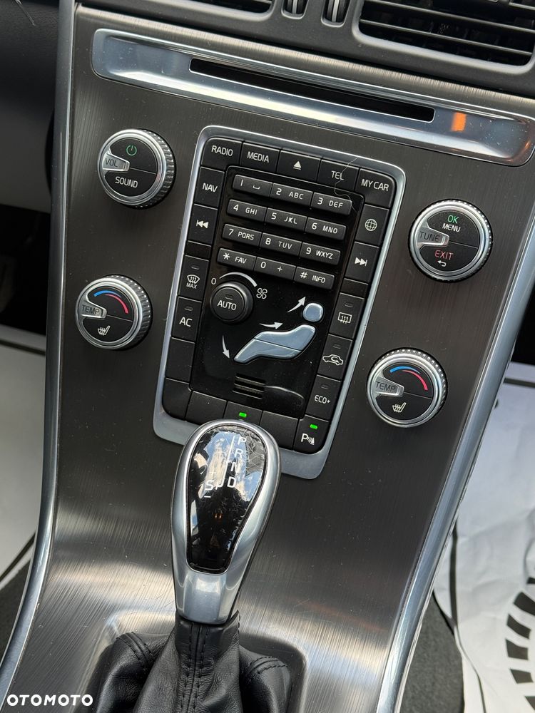 Volvo XC 60 D4 Geartronic Summum - 11