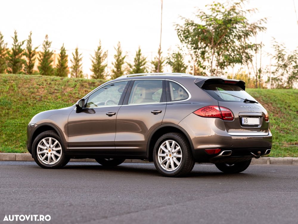Porsche Cayenne 3.0 L V6 - 23
