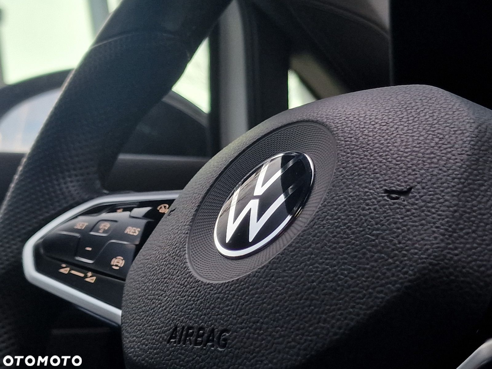Volkswagen Golf VIII 2.0 TSI Style DSG - 25