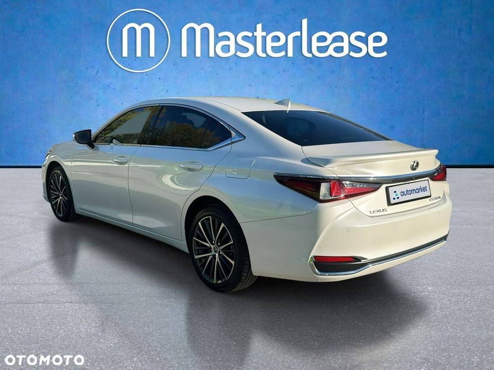 Lexus ES - 7