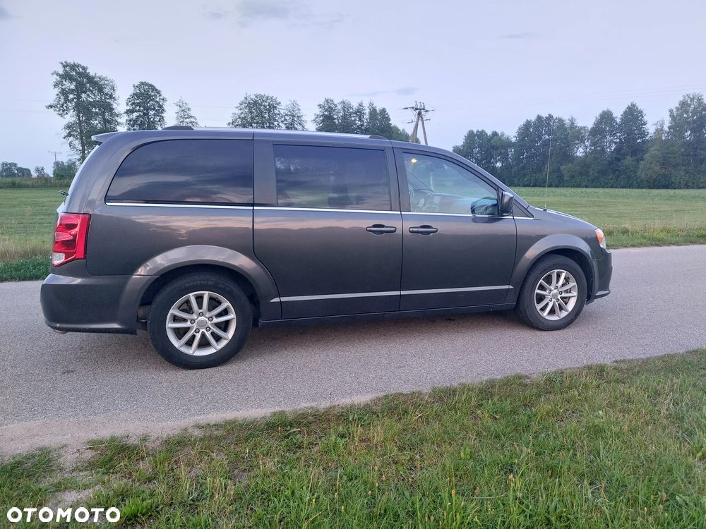 Dodge Grand Caravan - 6