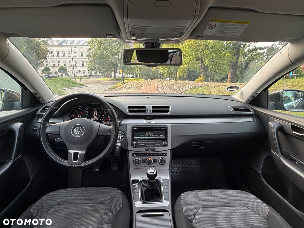 Volkswagen Passat 2.0 TDI BlueMotion Technology Exclusive - 8