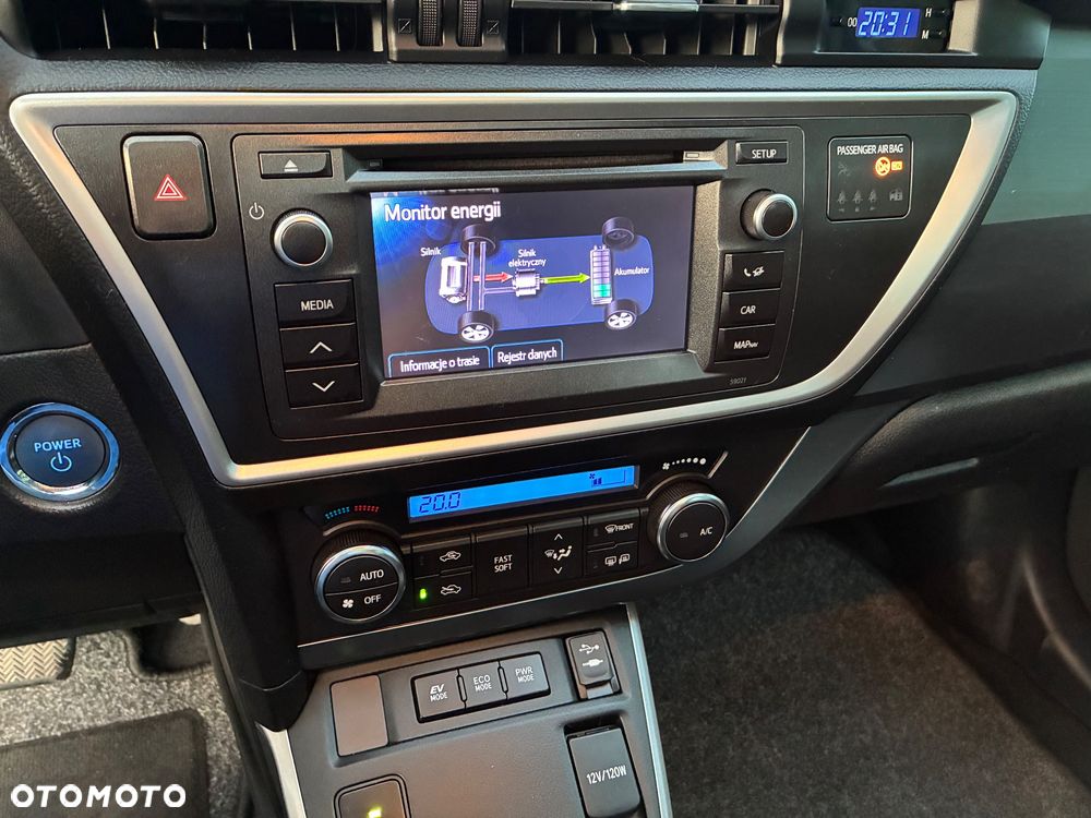 Toyota Auris - 12