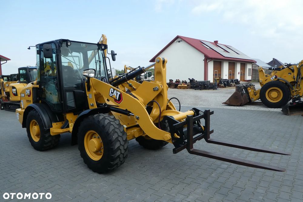 Caterpillar 906M SPROWADZONY ŁYZKA WIDŁY - 7