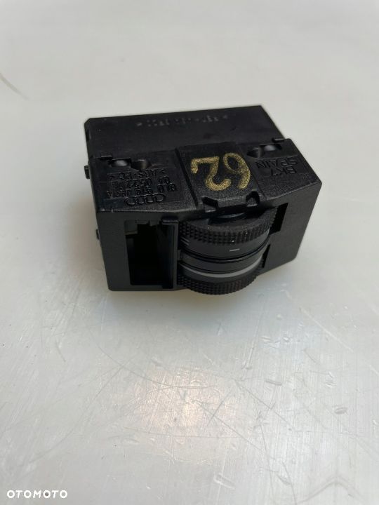 PRZEŁĄCZNIK REGULACJ ŚWIATEŁ AUDI A3 8L 8L0919094A - 1