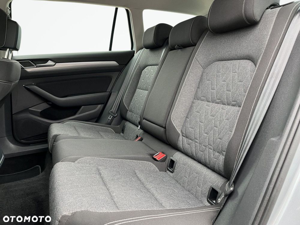 Volkswagen Passat - 15