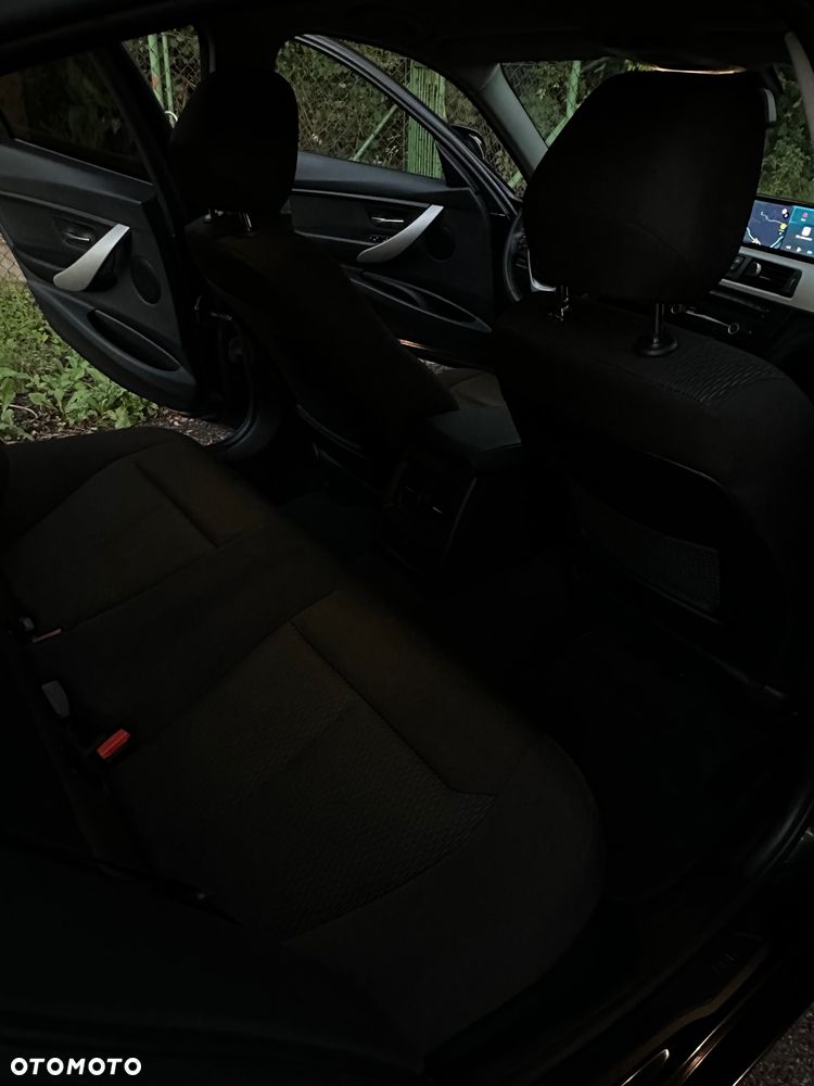 BMW Seria 3 320d xDrive Luxury Line - 10