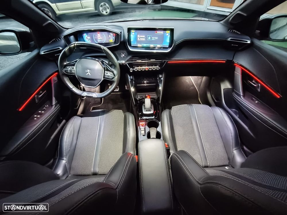 Peugeot e-208 GT - 7