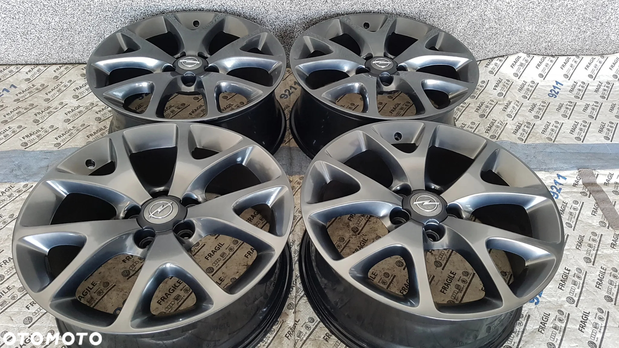 FELGI ALU ORYGINAŁ  OPEL CORSA ADAM 5X110 OPC 7,5jx18 ET47 - 4