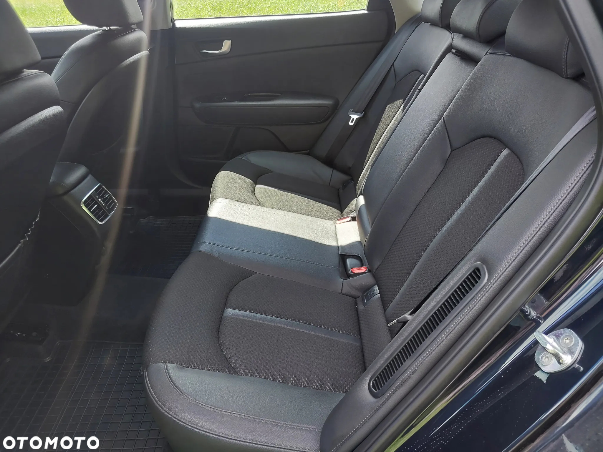 Kia Optima Plug-in Hybrid - 20