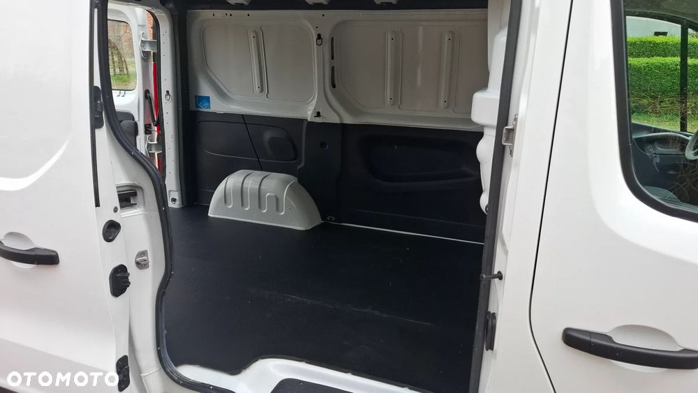 Opel Vivaro - 12