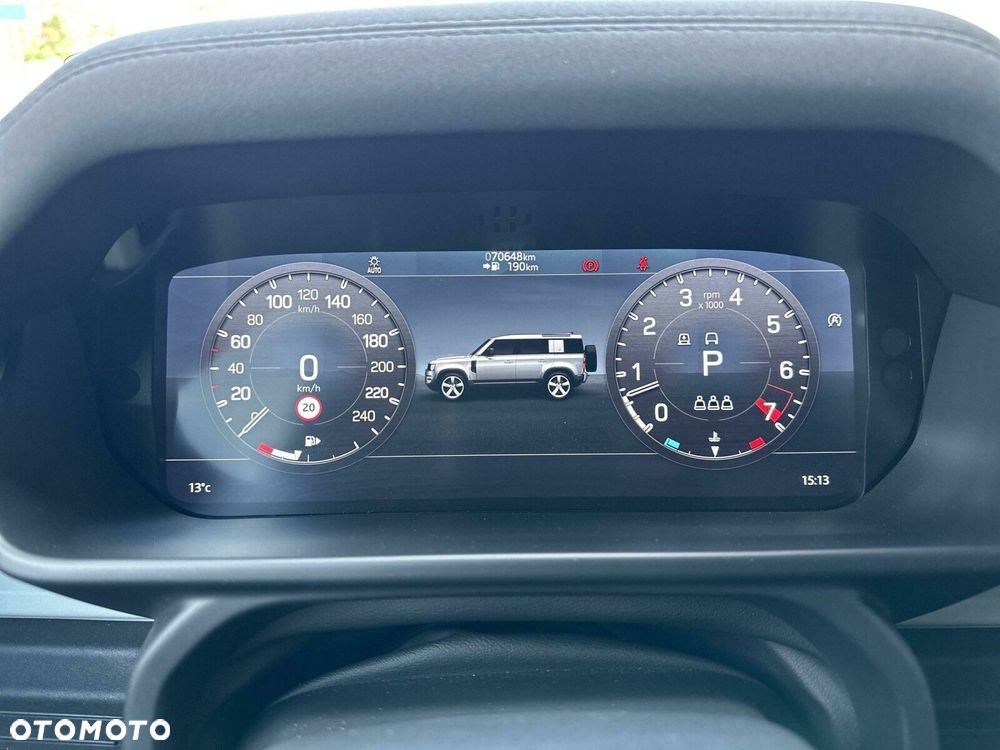 Land Rover Defender - 16