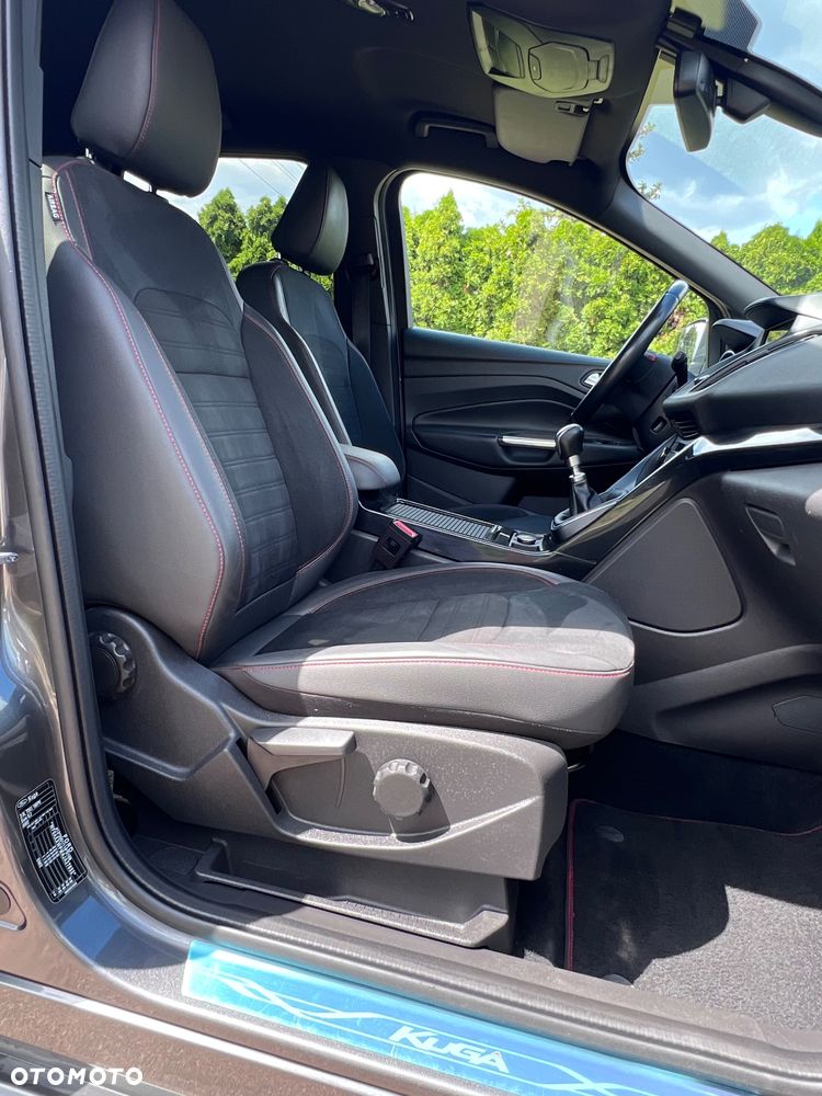 Ford Kuga 2.0 TDCi AWD ST-Line - 22